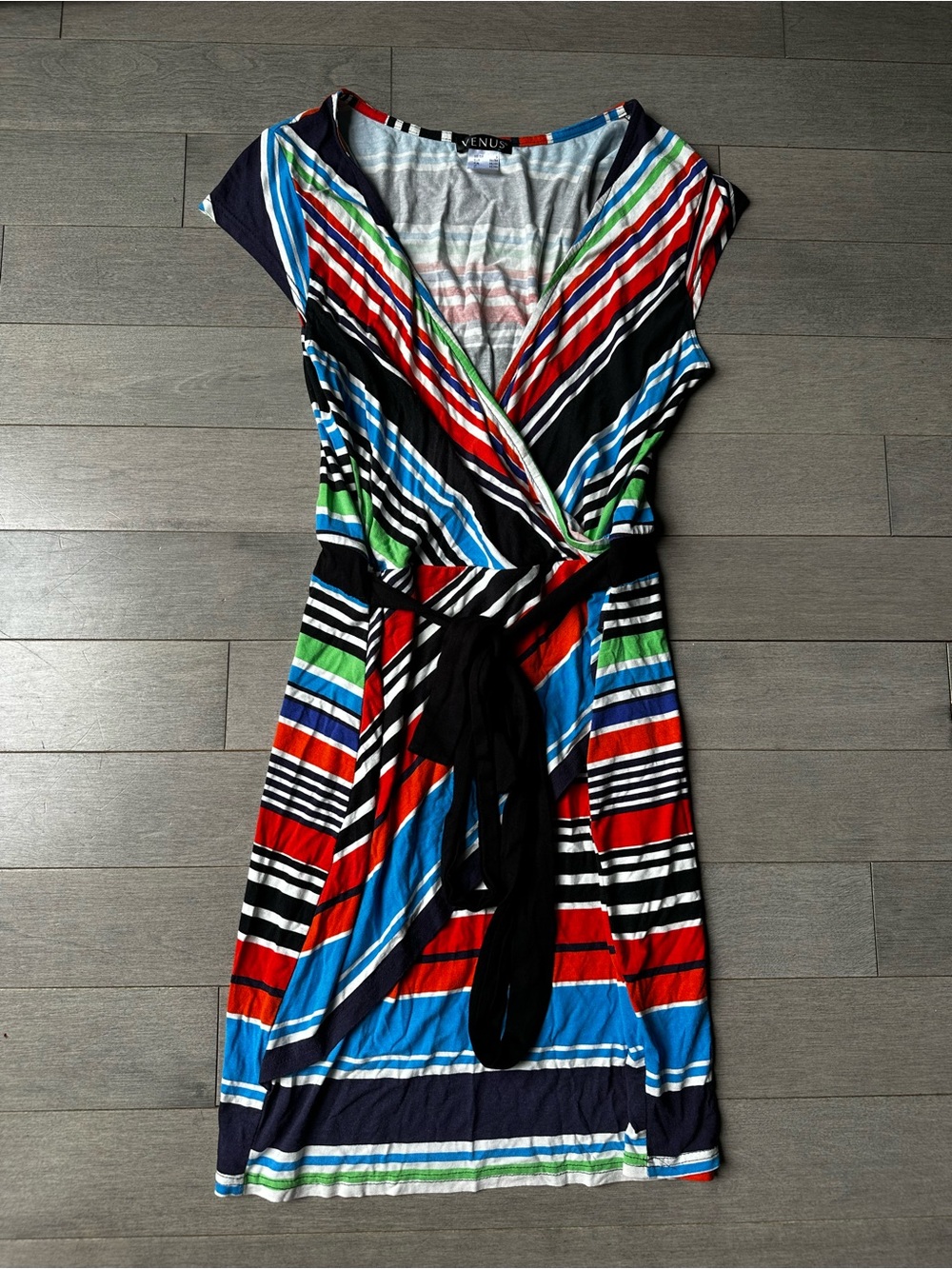 Women’s Venus Multicolor Stripe V Neck Fuax Wrap Front Tie Knee Length Dress Sm